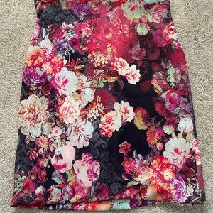 Floral Pencil skirt.